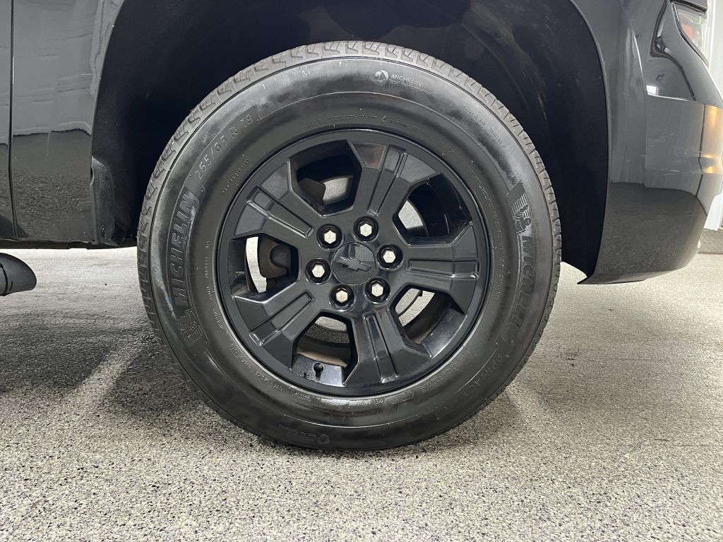 2017 Chevrolet Suburban Image 35