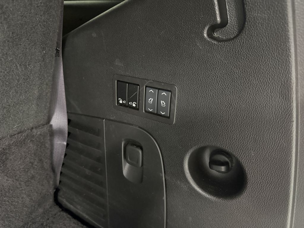 2017 GMC Yukon Image 37