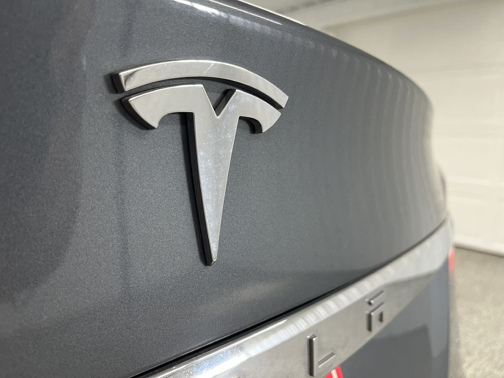 2013 Tesla Model S Image 8