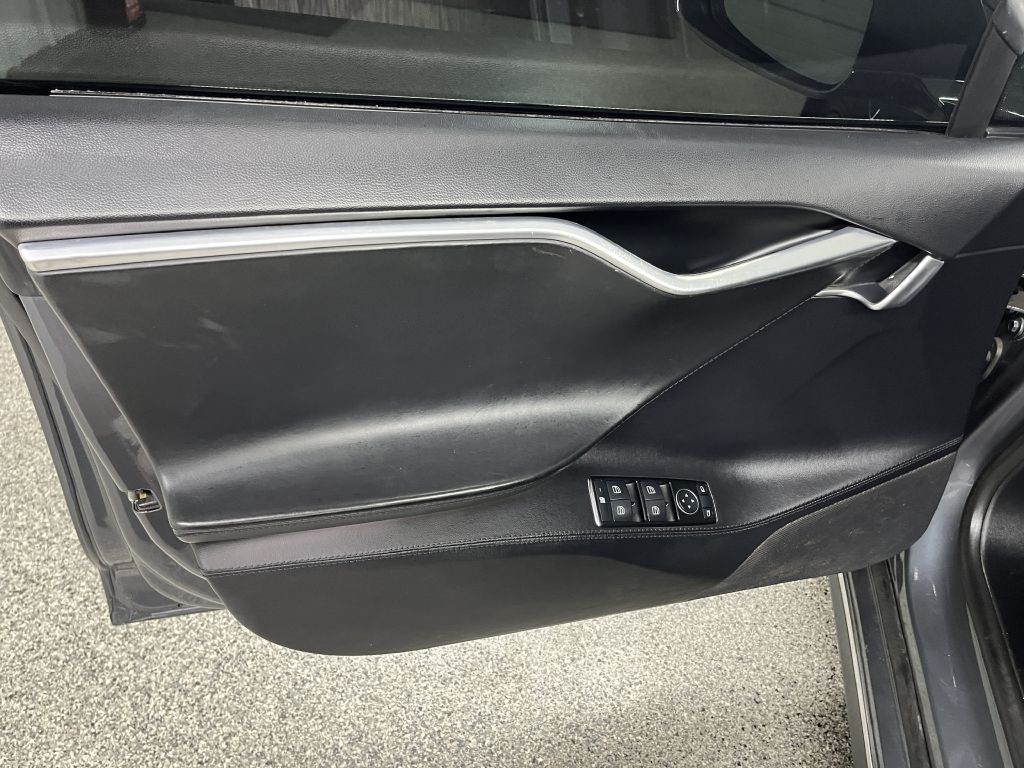 2013 Tesla Model S Image 11
