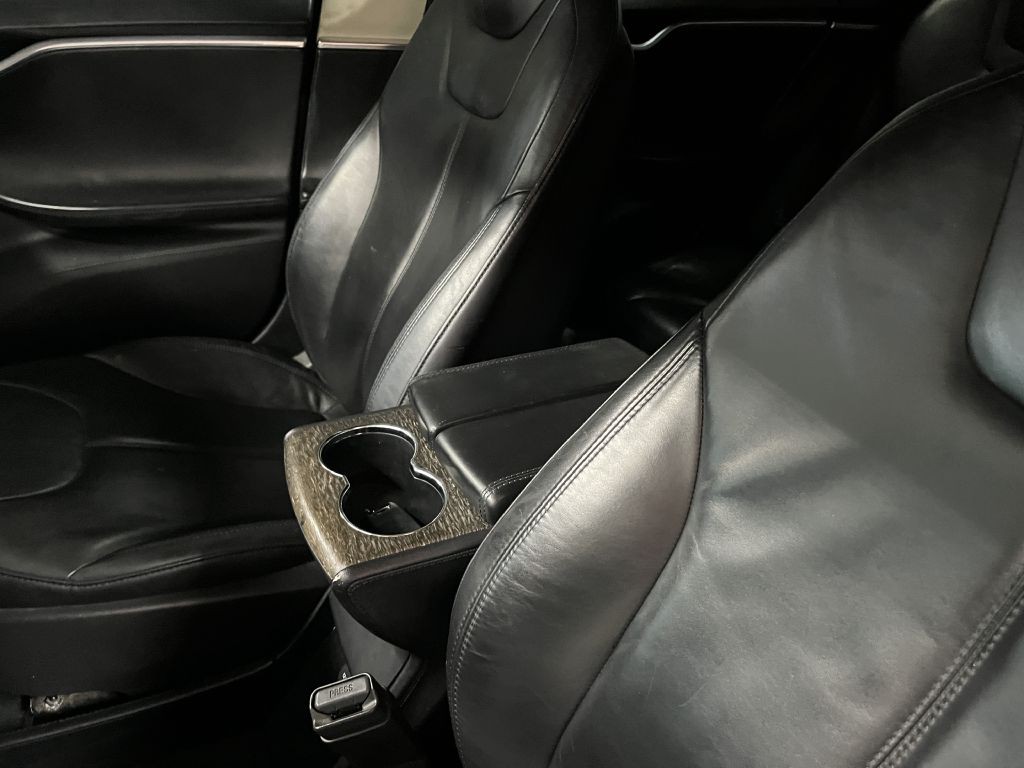 2013 Tesla Model S Image 14