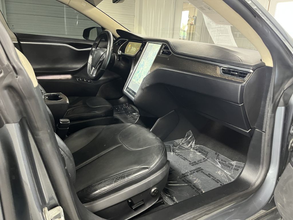 2013 Tesla Model S Image 23