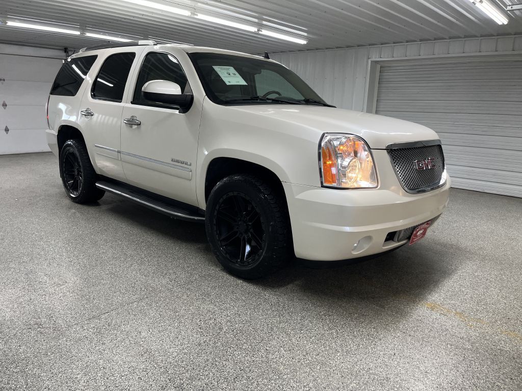 2011 GMC Yukon Image 1