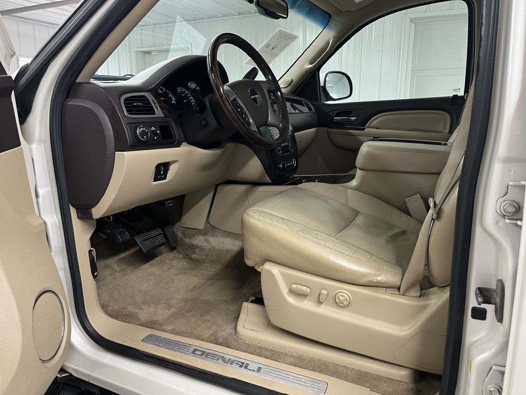 2011 GMC Yukon Image 7