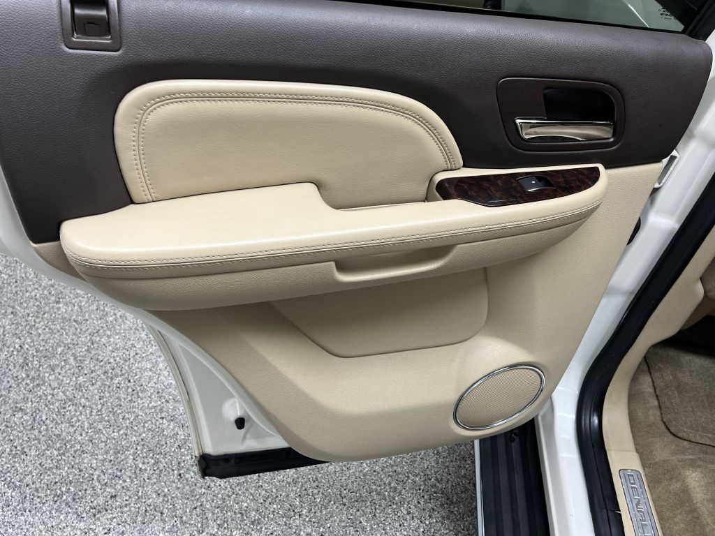 2011 GMC Yukon Image 24