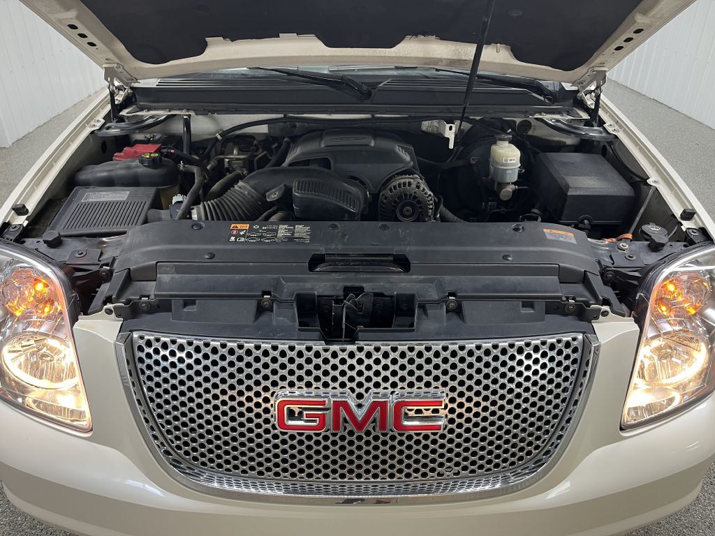 2011 GMC Yukon Image 35