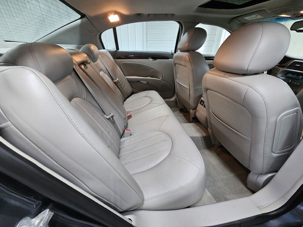 2011 Buick Lucerne Image 13