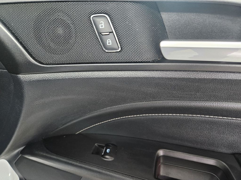 2018 Ford Fusion Image 11