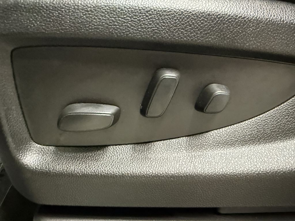 2018 Chevrolet Suburban Image 10