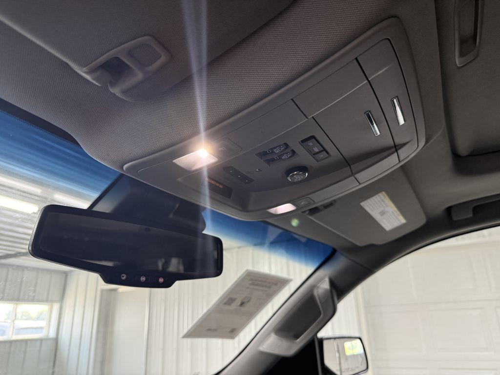 2018 Chevrolet Suburban Image 24