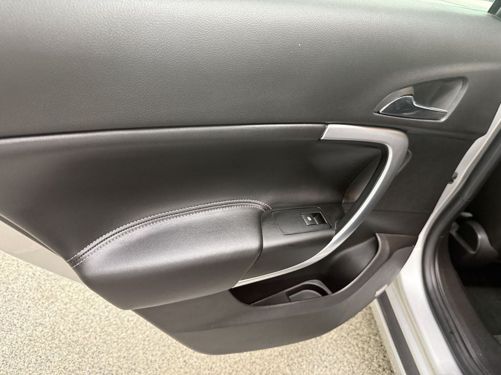2014 Buick Regal Image 28