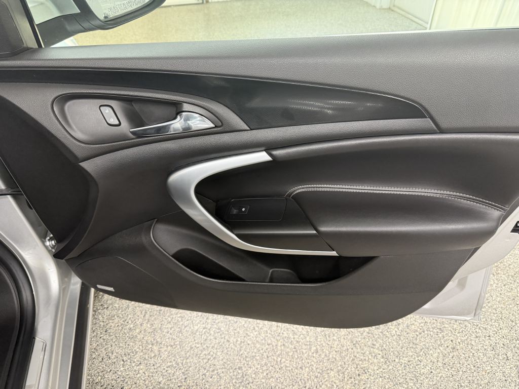 2014 Buick Regal Image 32