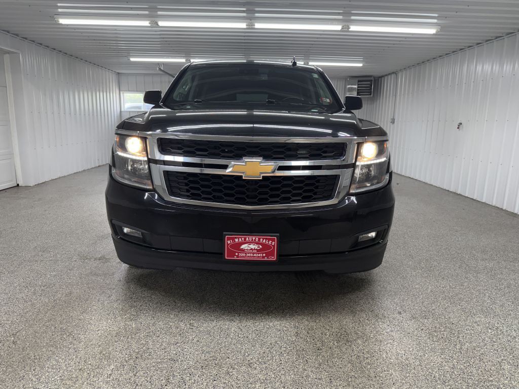 2018 Chevrolet Suburban Image 2