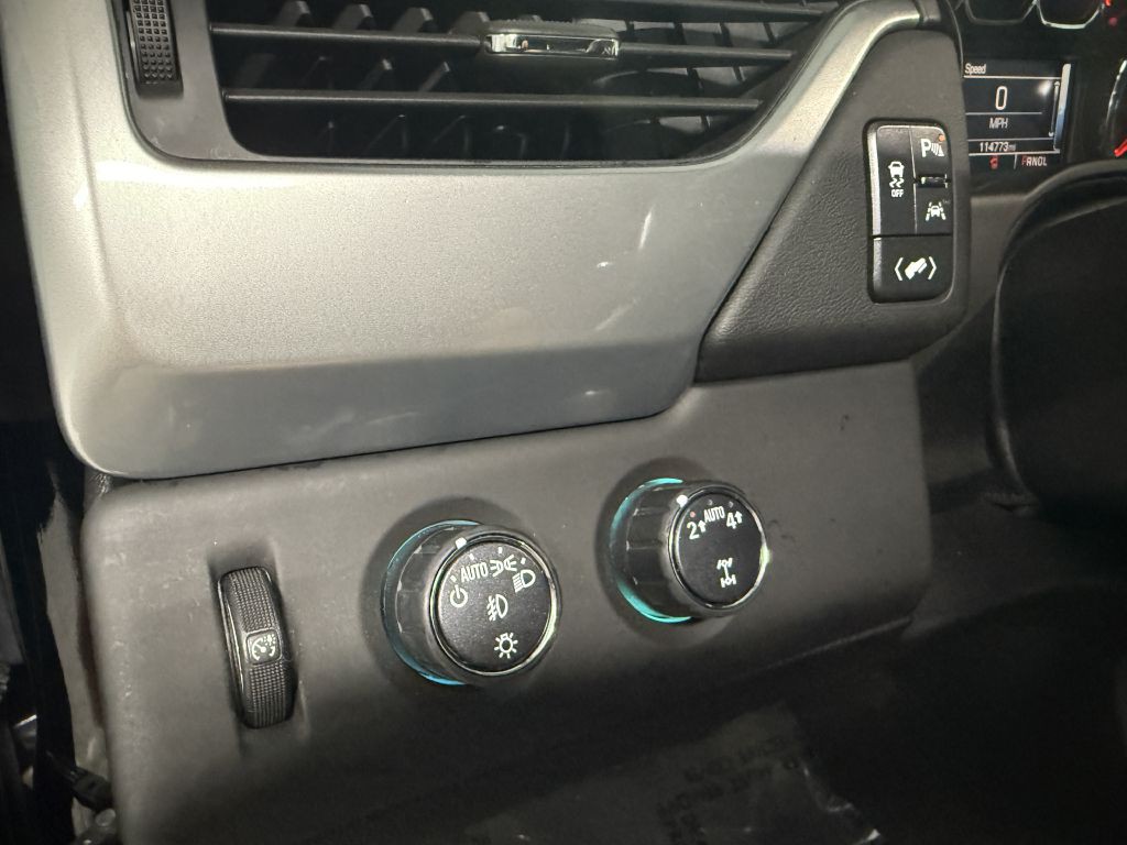 2018 Chevrolet Suburban Image 15