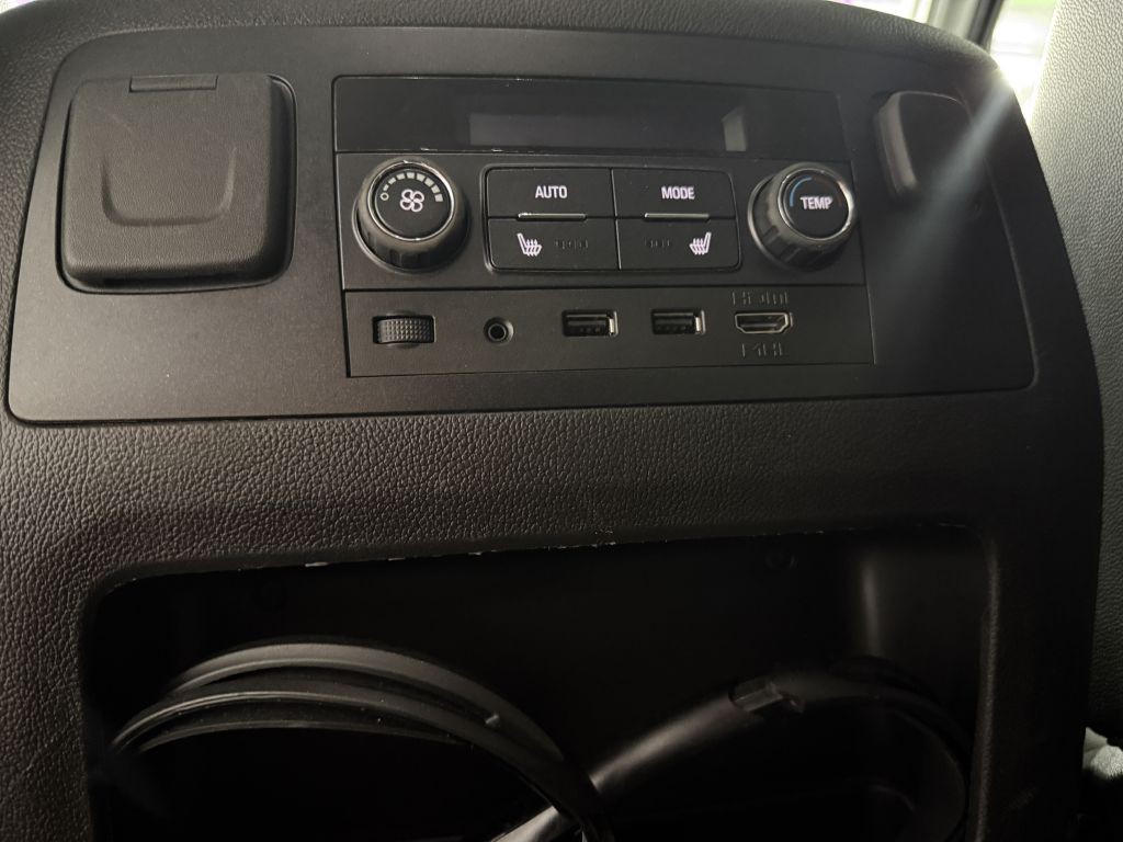 2018 Chevrolet Suburban Image 30