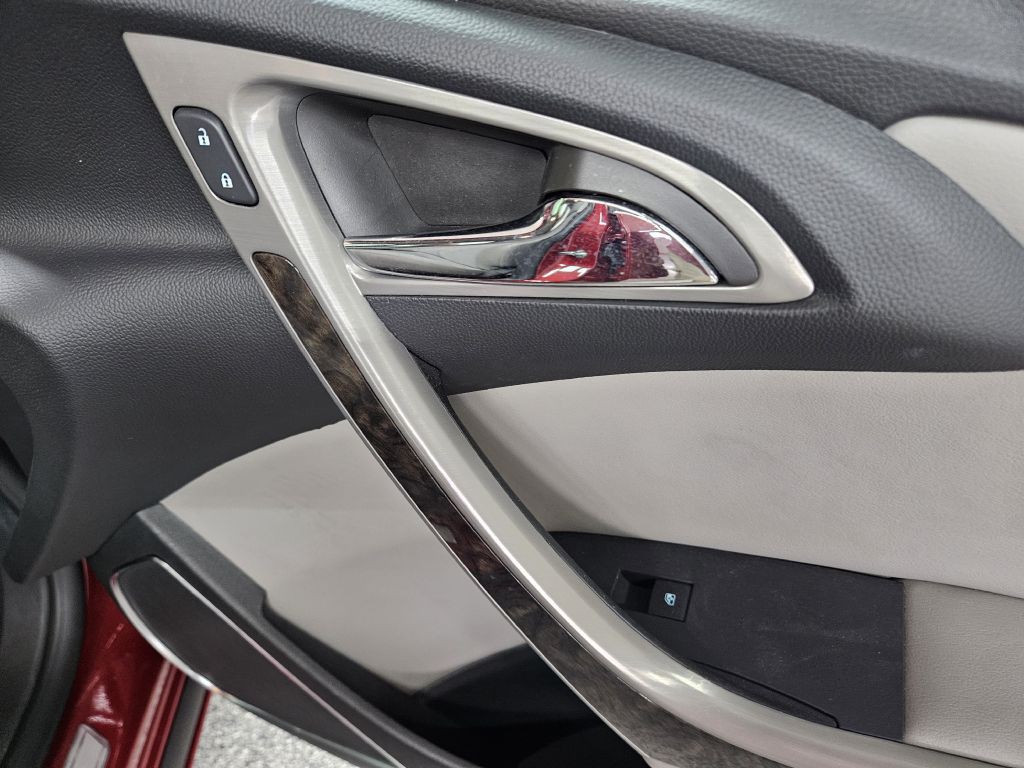 2014 Buick Verano Image 11