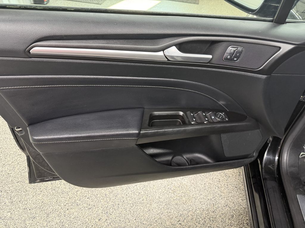 2017 Ford Fusion Image 11