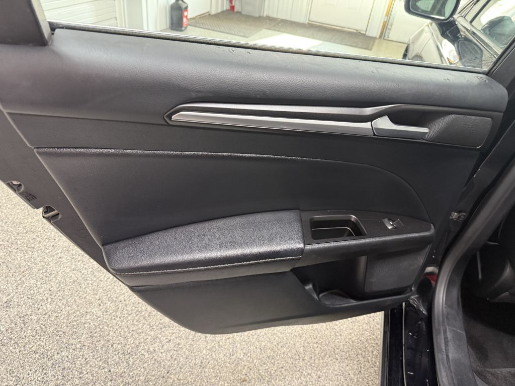 2017 Ford Fusion Image 26