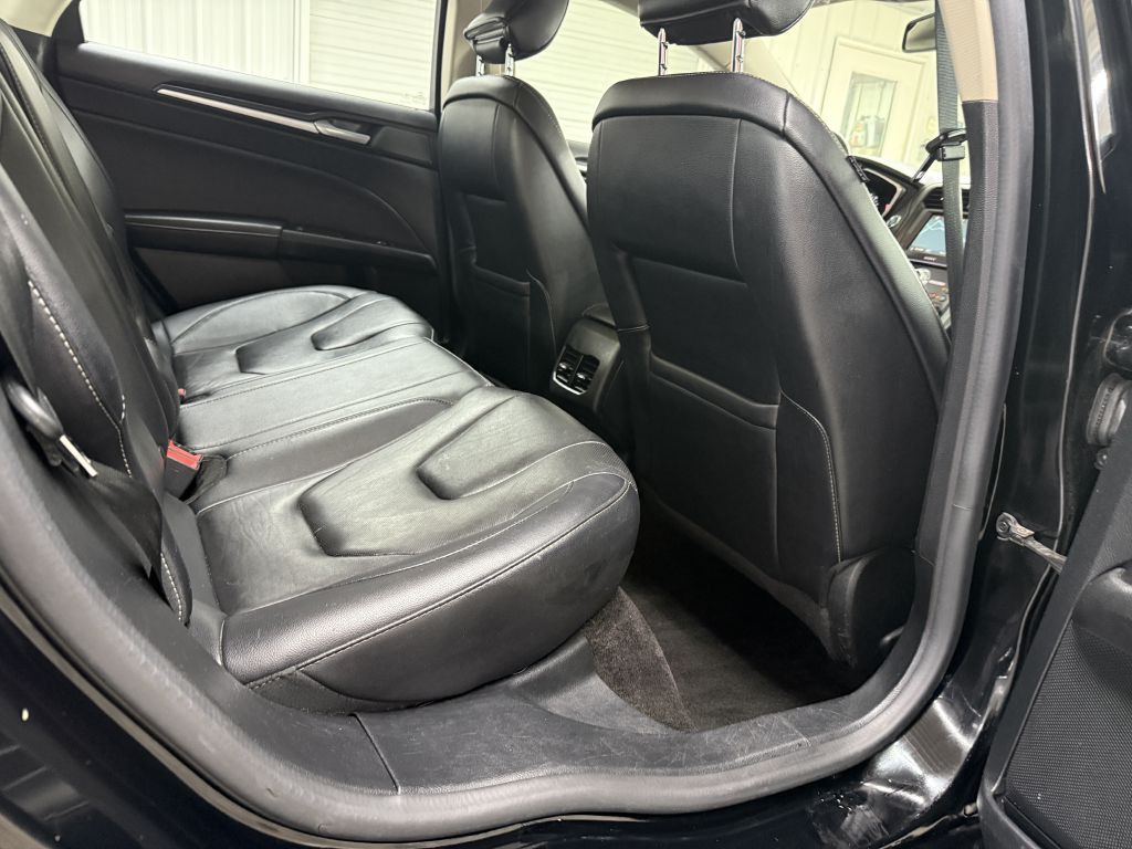 2017 Ford Fusion Image 28