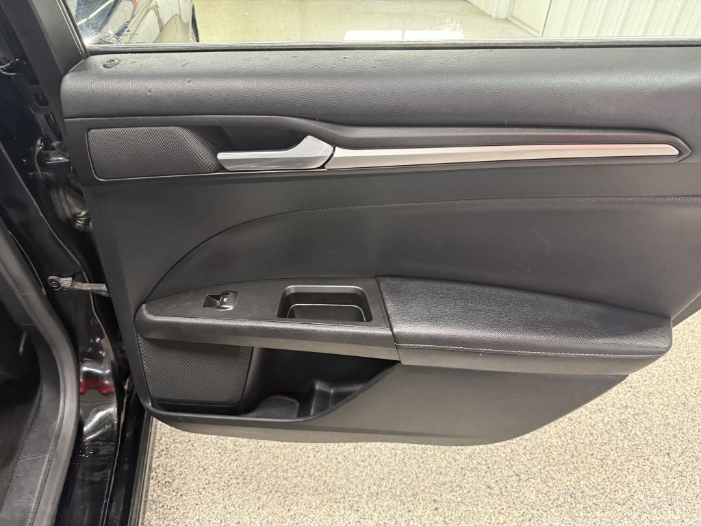 2017 Ford Fusion Image 29