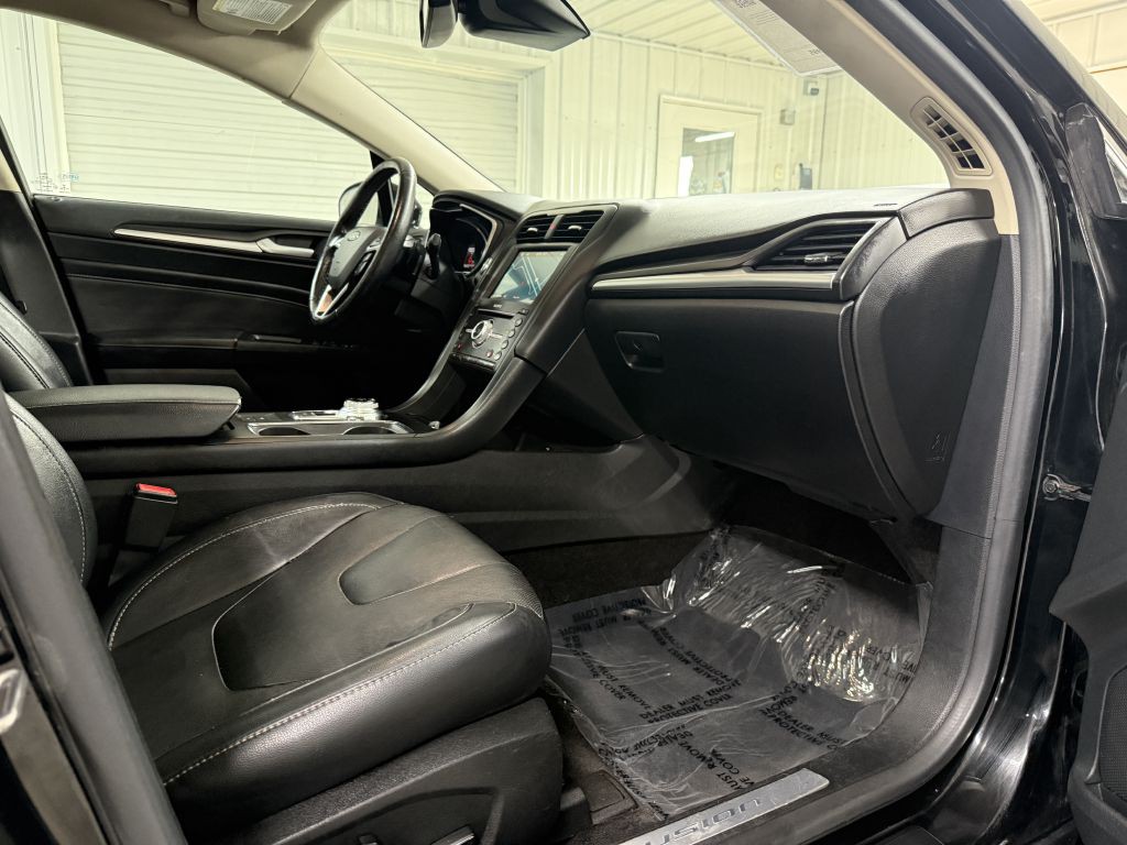 2017 Ford Fusion Image 30