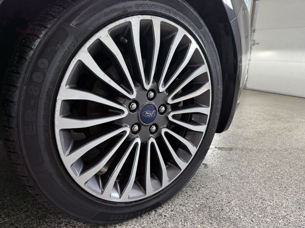 2017 Ford Fusion Image 32