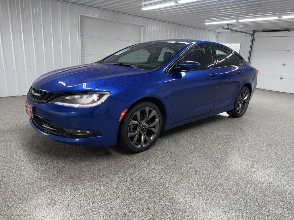 2015 Chrysler 200 Image 3