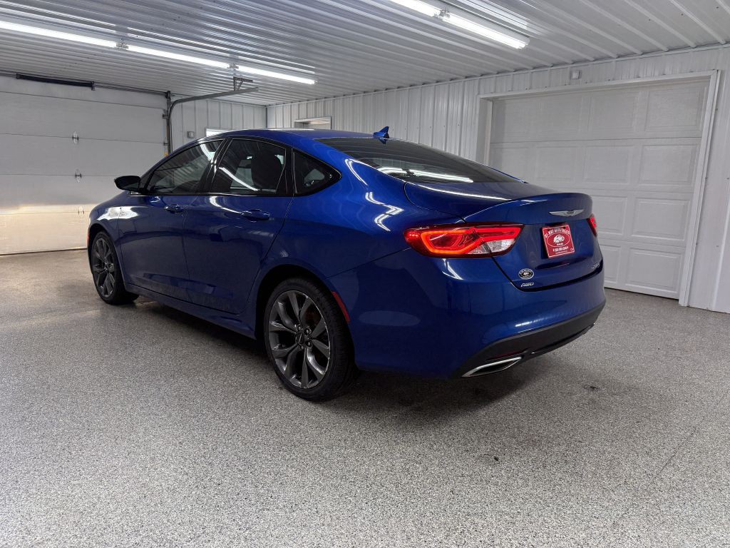 2015 Chrysler 200 Image 4
