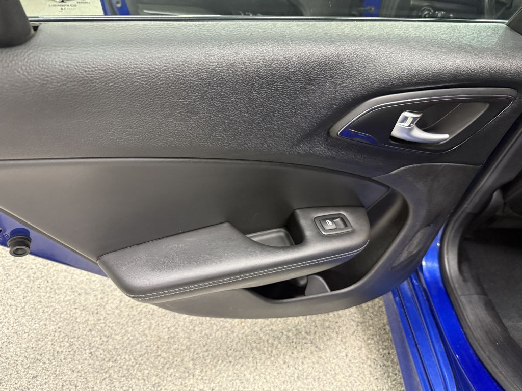 2015 Chrysler 200 Image 24
