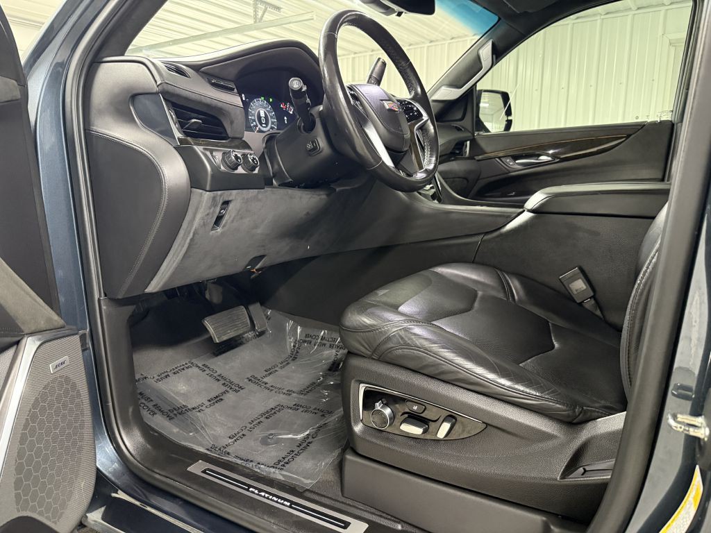 2019 Cadillac Escalade Image 8