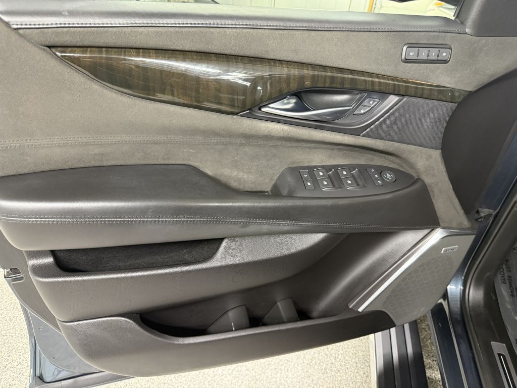 2019 Cadillac Escalade Image 11
