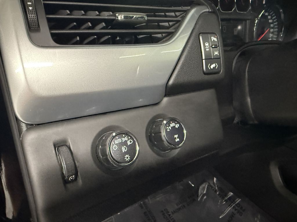 2019 Chevrolet Suburban Image 12