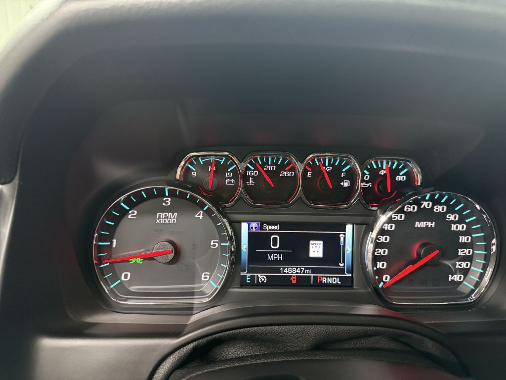 2019 Chevrolet Suburban Image 14