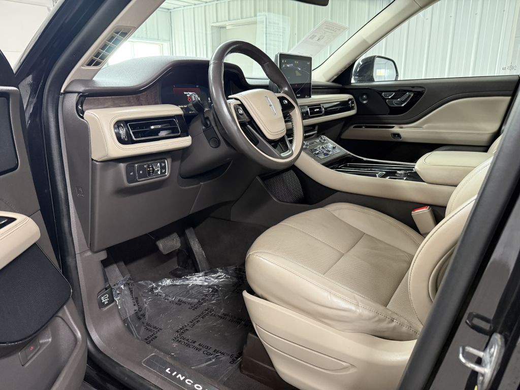 2020 Lincoln Aviator Image 8