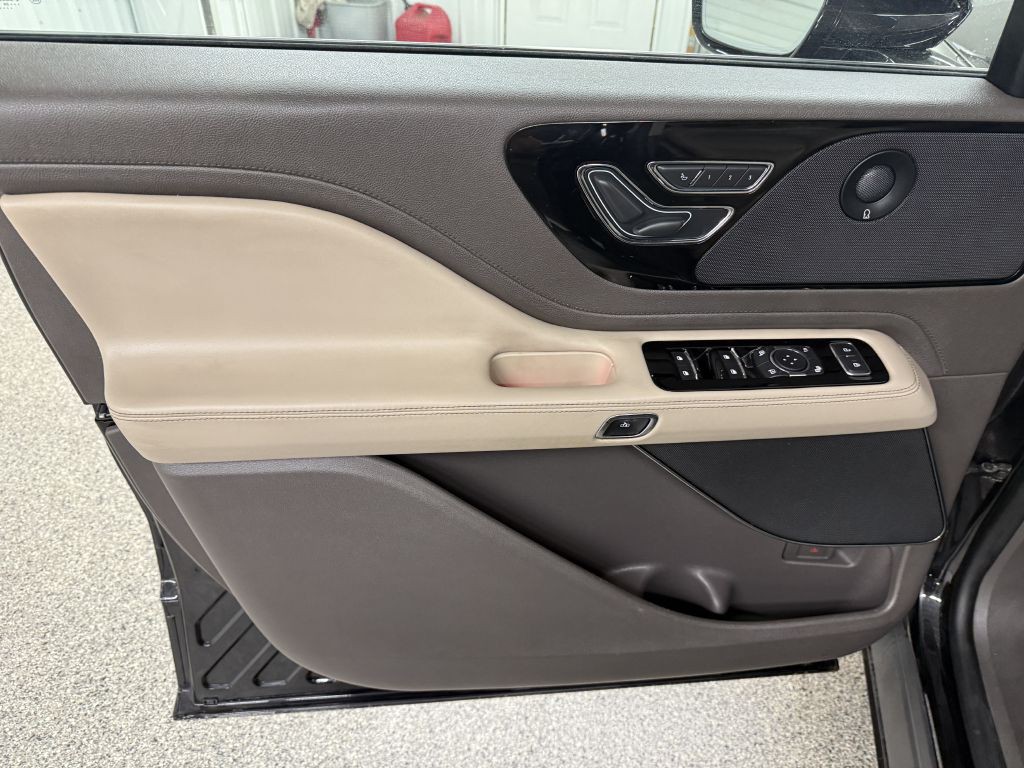 2020 Lincoln Aviator Image 10