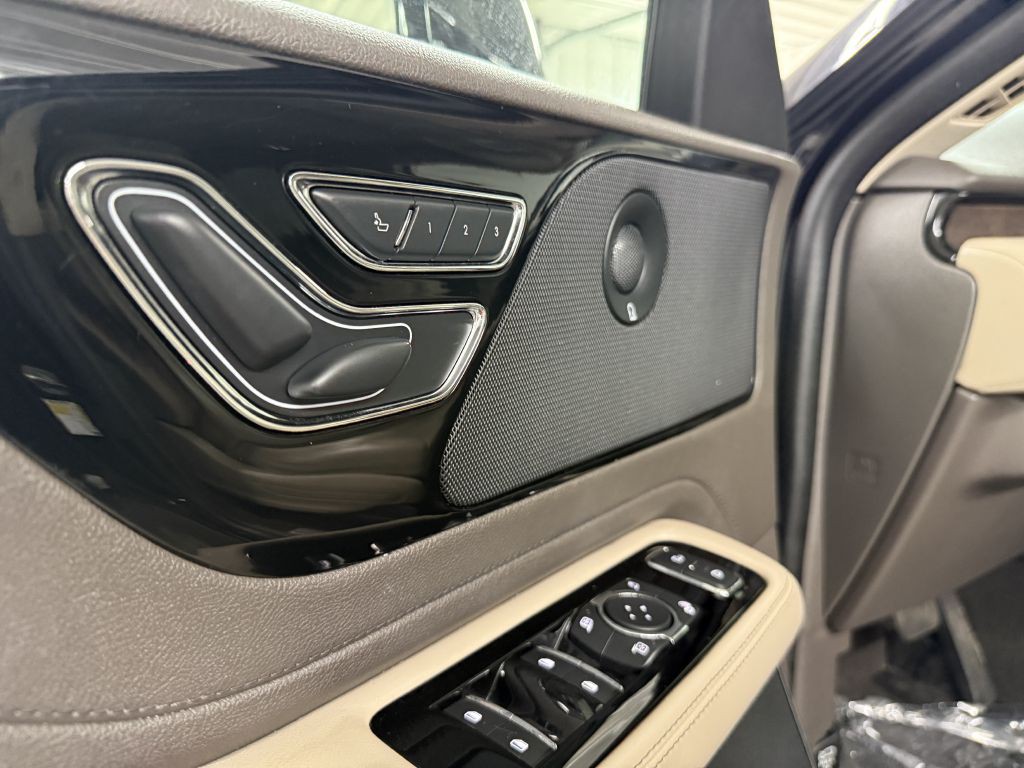 2020 Lincoln Aviator Image 12
