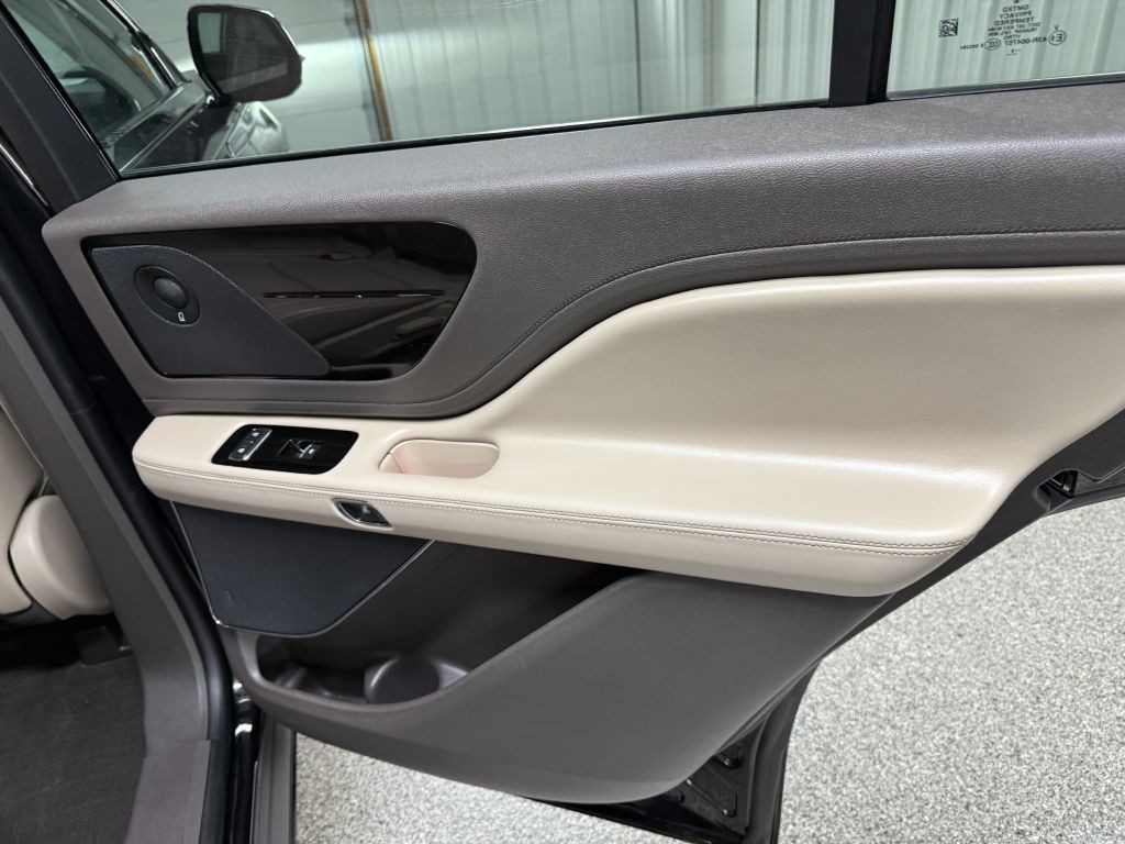 2020 Lincoln Aviator Image 33