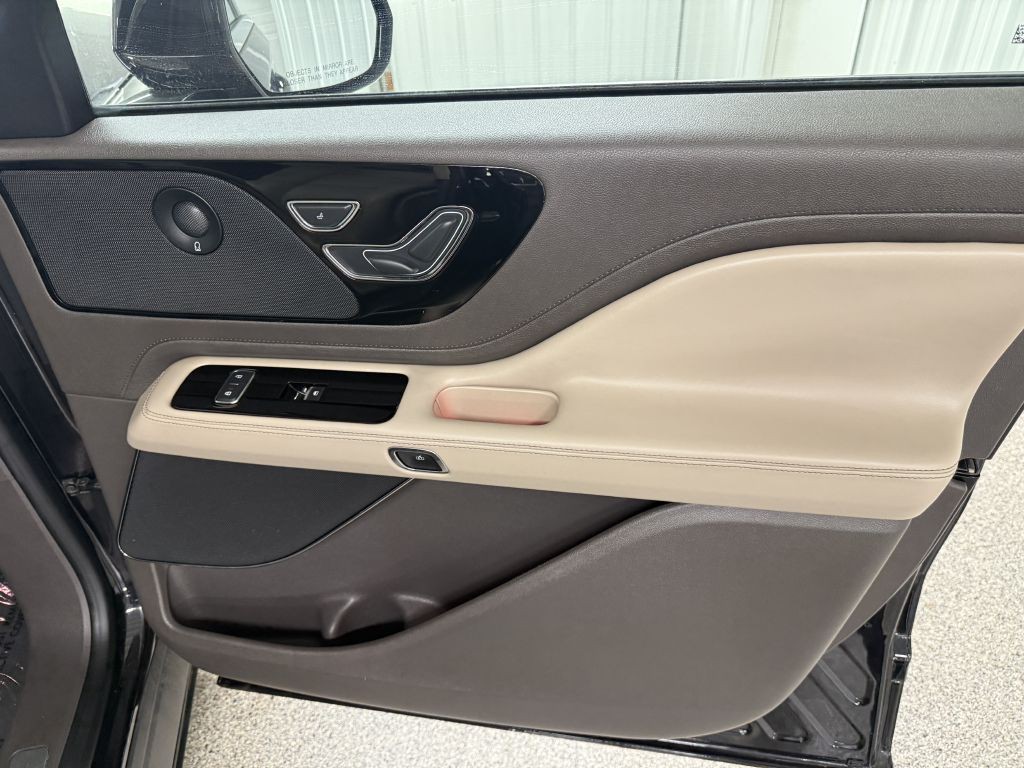 2020 Lincoln Aviator Image 35