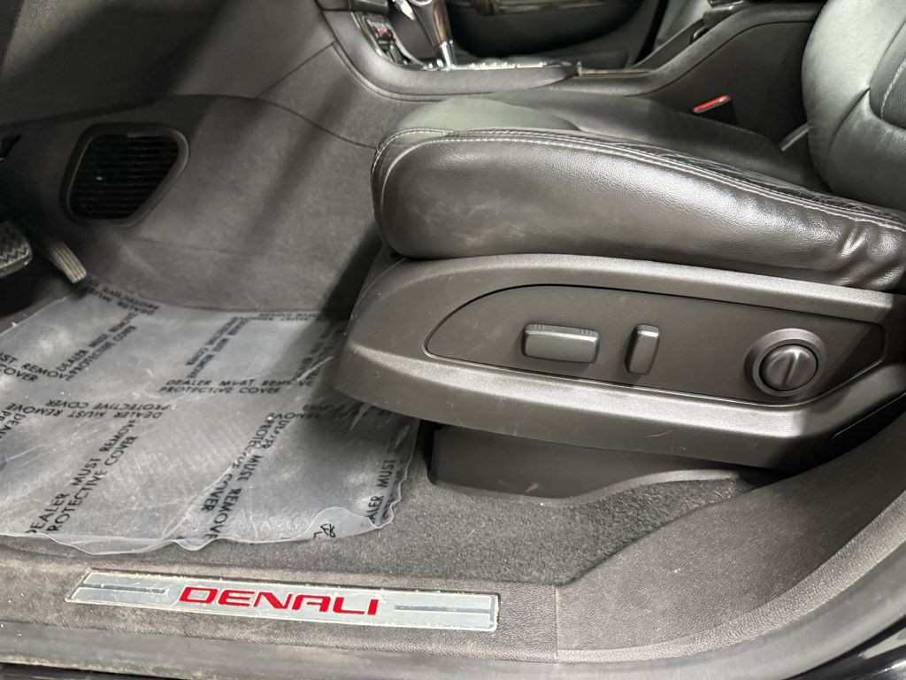 2016 GMC Acadia Image 9
