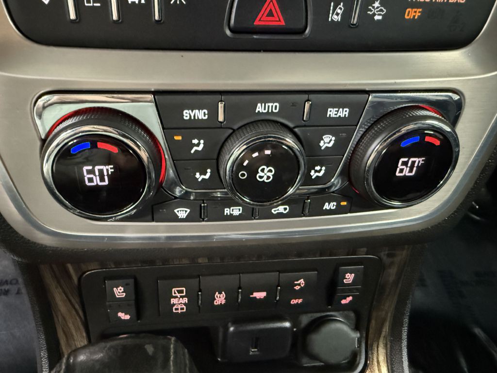 2016 GMC Acadia Image 18