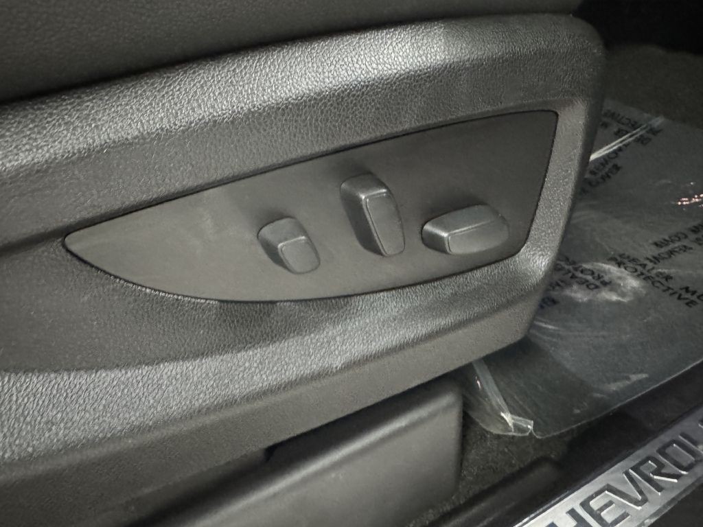 2018 Chevrolet Suburban Image 17