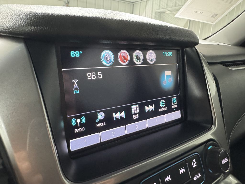 2018 Chevrolet Suburban Image 21