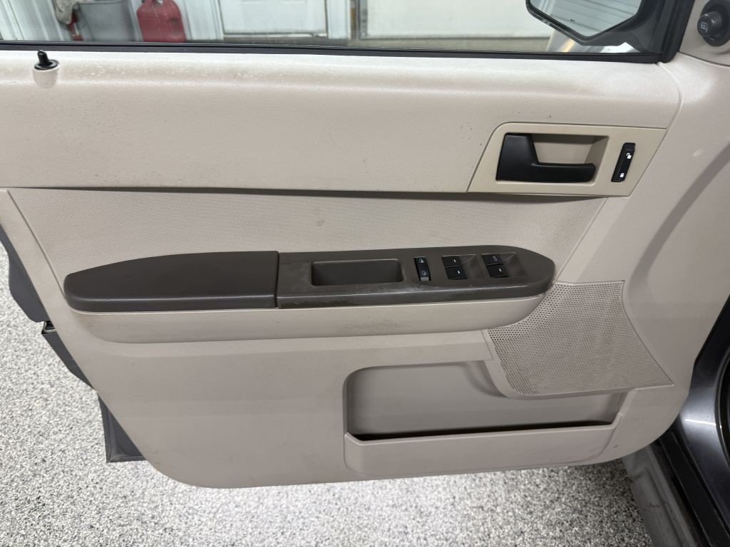 2009 Ford Escape Image 13