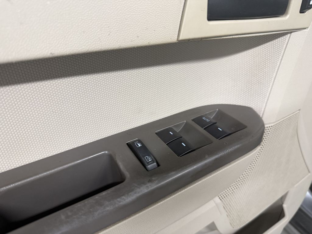 2009 Ford Escape Image 14