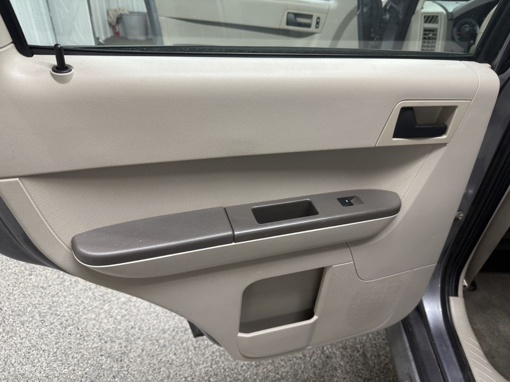 2009 Ford Escape Image 26