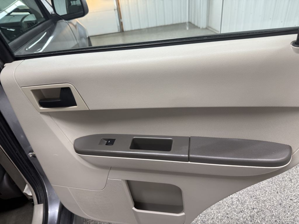 2009 Ford Escape Image 30