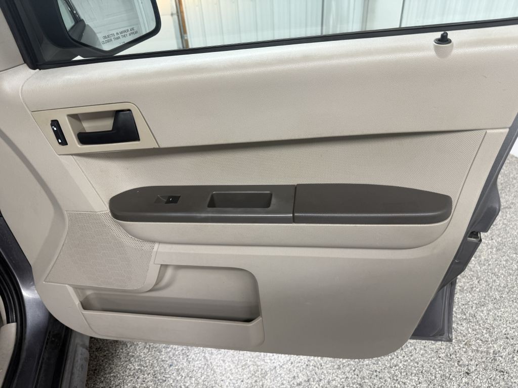 2009 Ford Escape Image 32