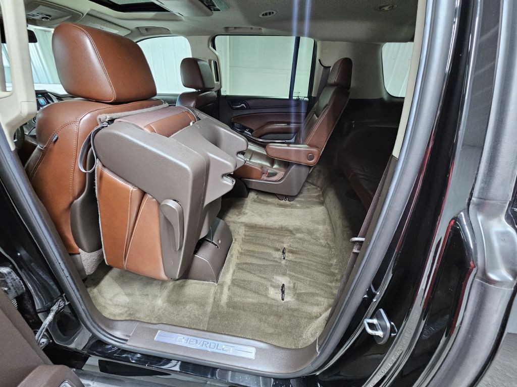 2015 Chevrolet Suburban Image 17