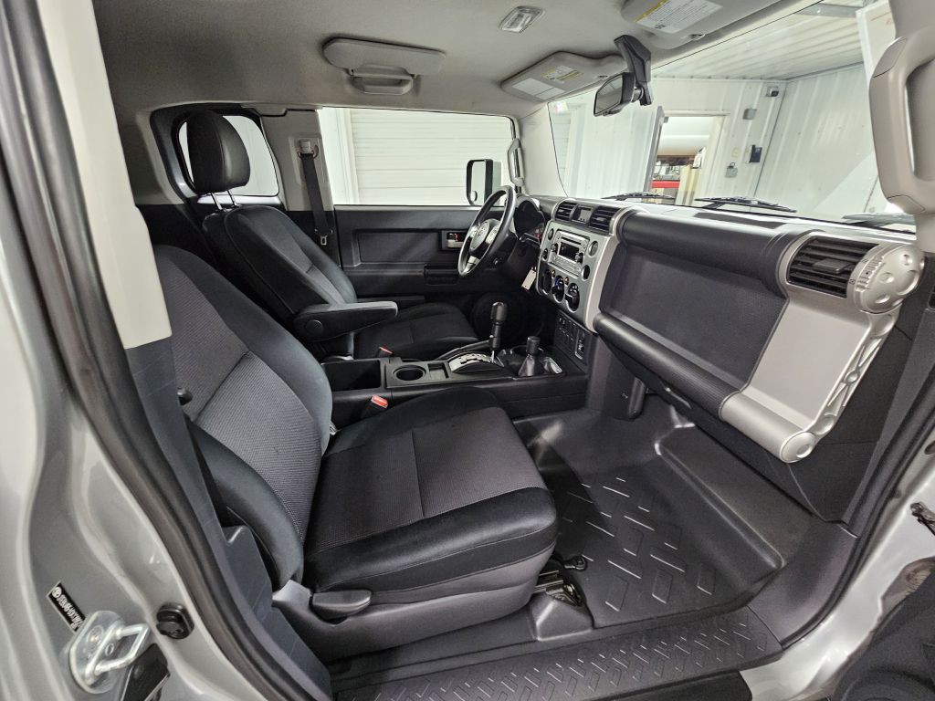 2012 Toyota FJ Cruiser Image 10