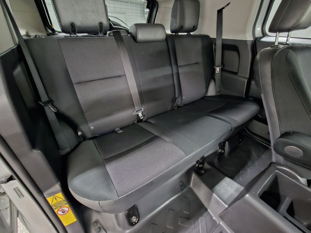 2012 Toyota FJ Cruiser Image 13